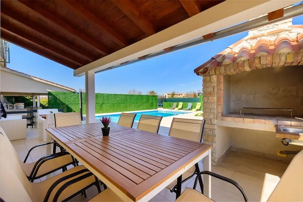House Istrian Rose By Istrialux Villa Svetvincenat