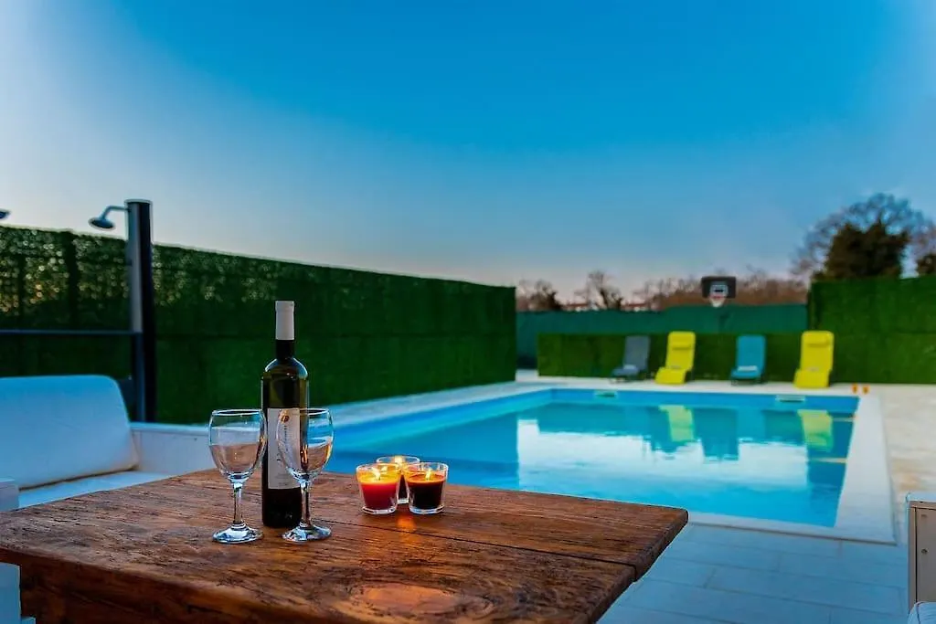 House Istrian Rose By Istrialux Villa Svetvincenat